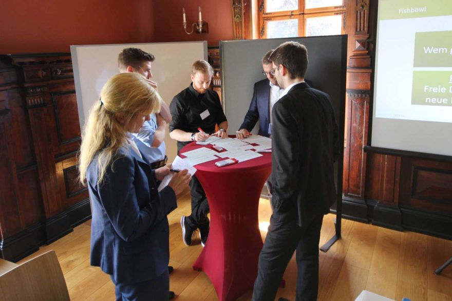 Teilnehmer sammeln Ideen auf dem 6. SCL Kongress
