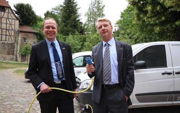Dr. Schau (FSU, links) und Prof. Adler (FH Erfurt) - Projektpartner